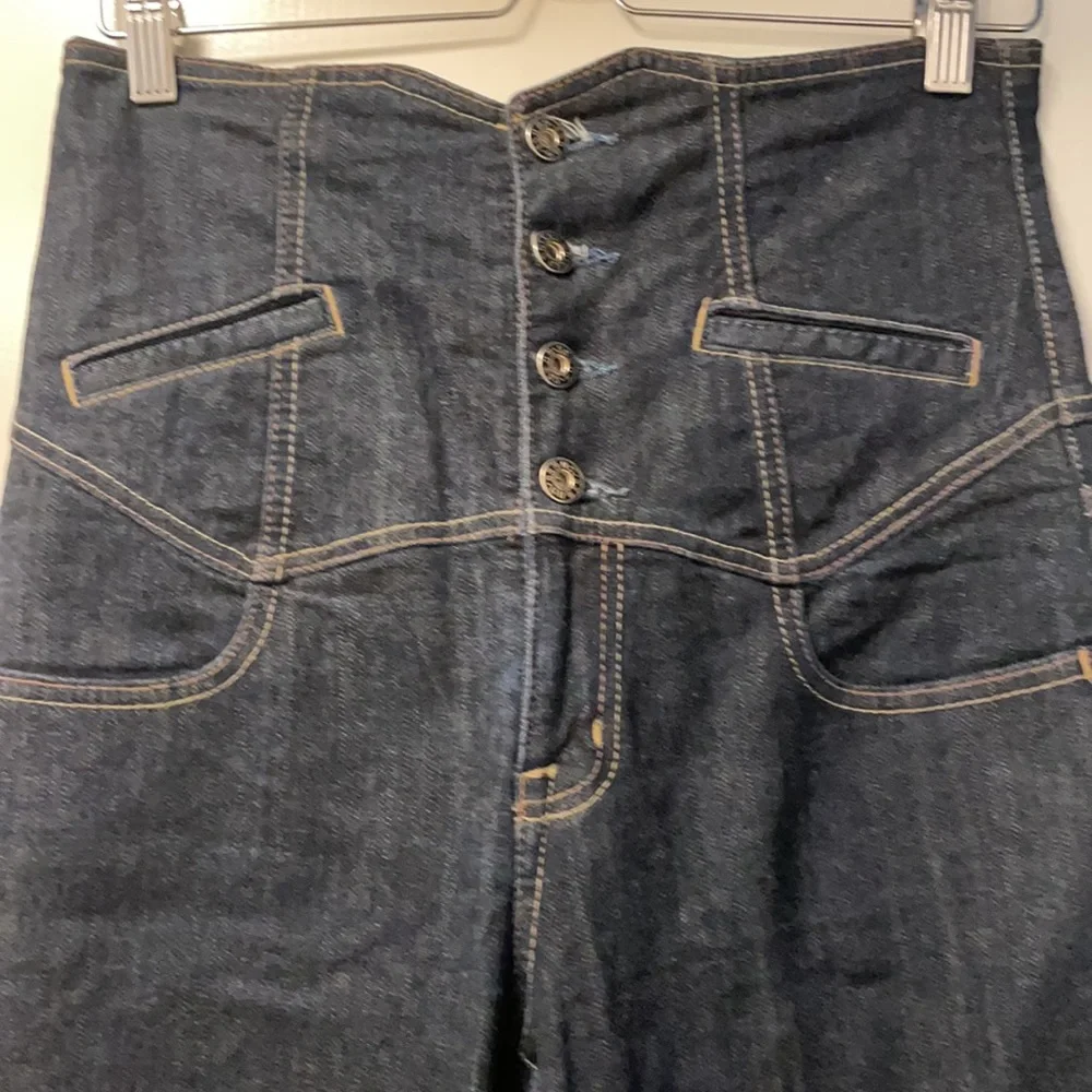 Jeans - Picture 2 of 4